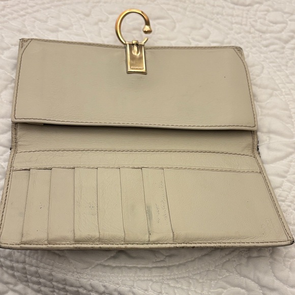 Gucci Beige and Brown Monogram Wallet - Picture 14 of 15